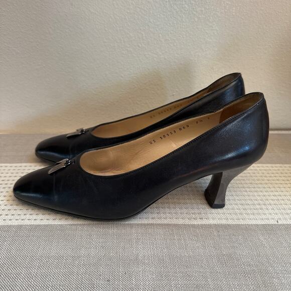 Vintage Salvatore Ferragamo Black Pumps with metallic Heel Size 7.5 - Picture 6 of 12
